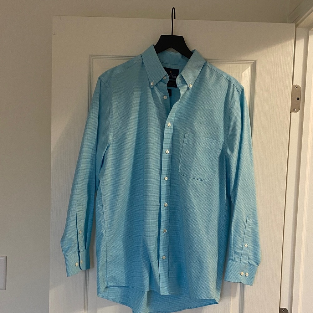 Stafford Men's Sky Blue Casual Button-Down Shirt